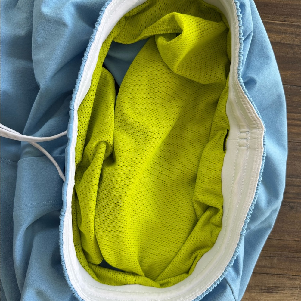 Lululemon Men's Drawstring shorts - Picture 5 of 6